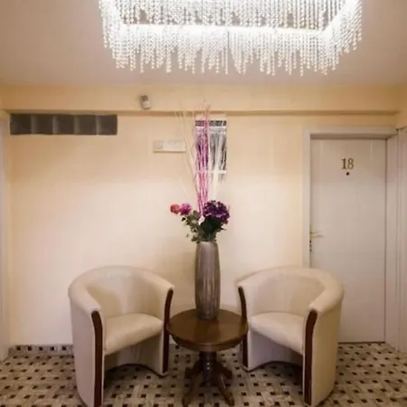 Garni Ideal 3*