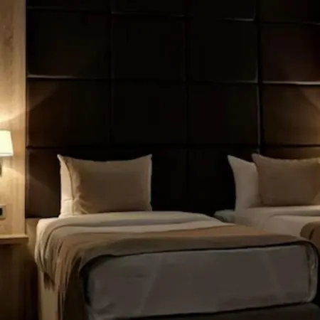 ホテル Garni Ideal 3*