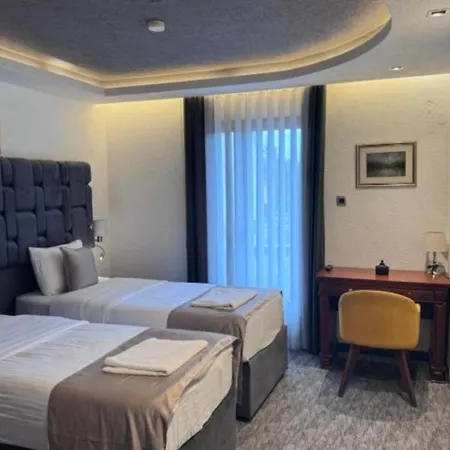 מלון Garni Ideal 3*