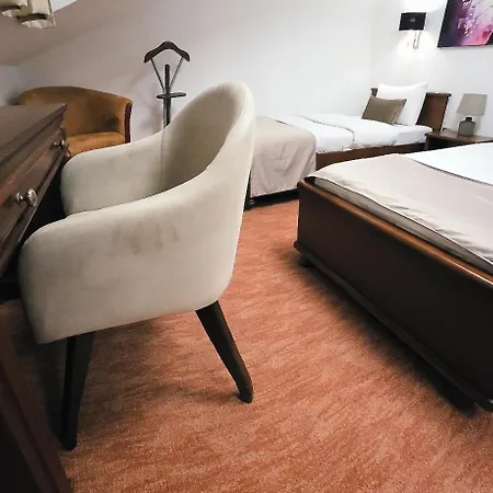 فندق Garni Ideal