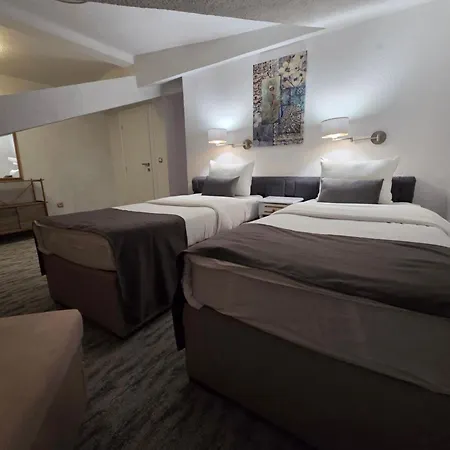 فندق Garni Ideal