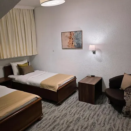 Garni Ideal فندق بودغوريتْسا