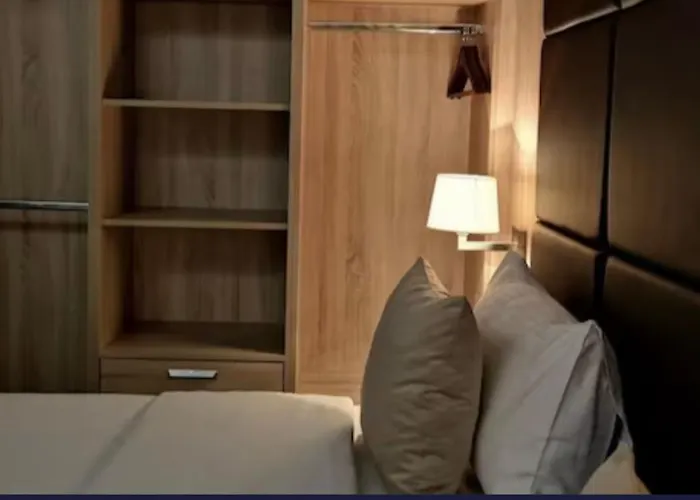 ホテル Garni Ideal 3*