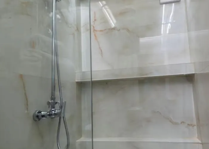 فندق Garni Ideal بودغوريتْسا