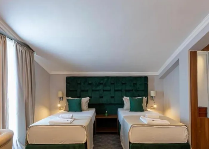 Garni Ideal فندق