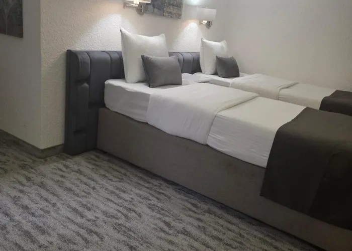 Garni Ideal فندق بودغوريتْسا